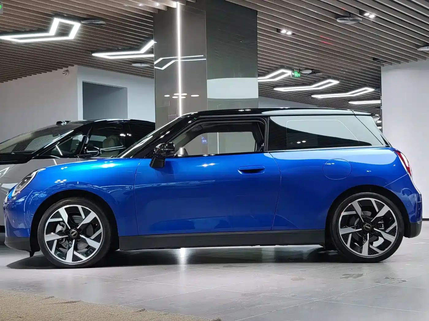 2024 Electric MINI Cooper SE (452km/h) - Artist — миниатюра 5