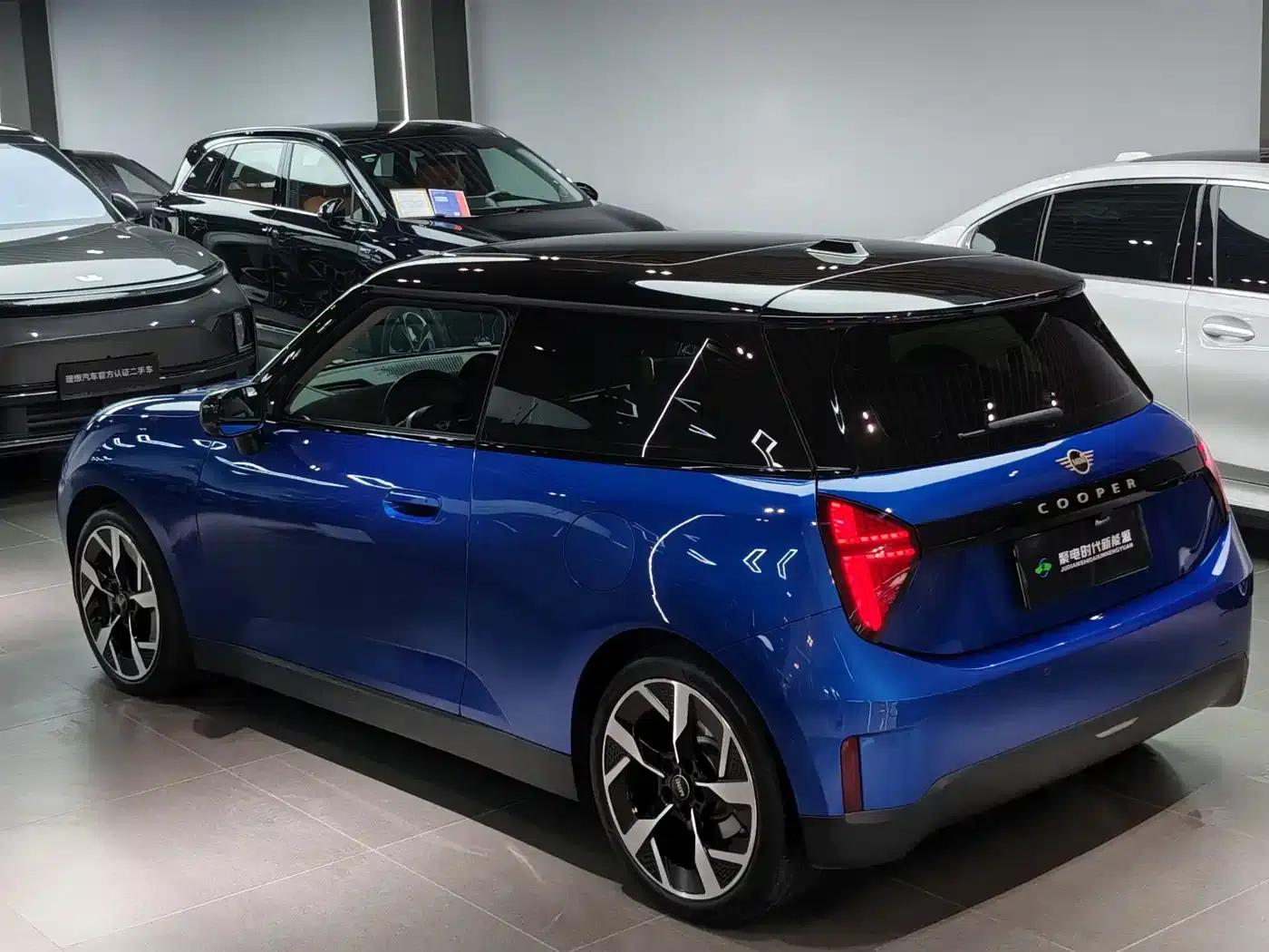 2024 Electric MINI Cooper SE (452km/h) - Artist — миниатюра 6