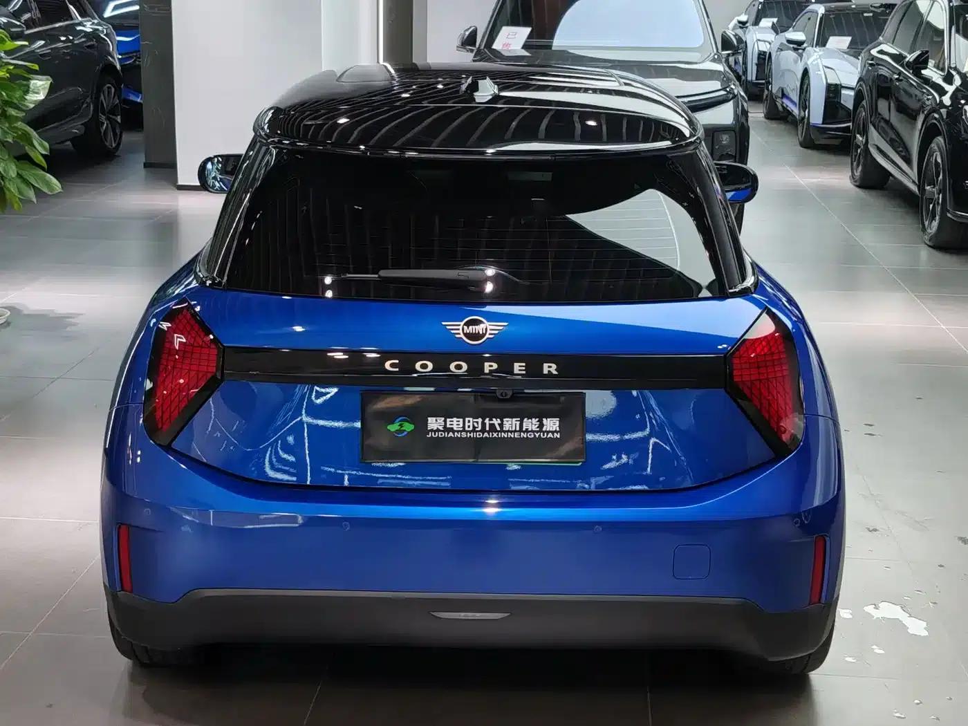 2024 Electric MINI Cooper SE (452km/h) - Artist — миниатюра 7