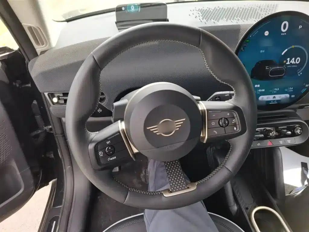 2024 Electric MINI Cooper SE (452km/h) - Artist — миниатюра 11