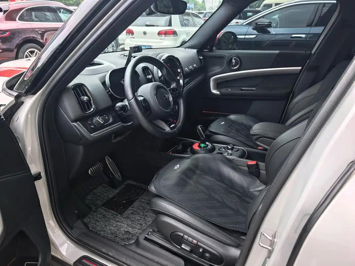 MINI JCW COUNTRYMAN 2023 2.0T JOHN COOPER WORKS — миниатюра 2