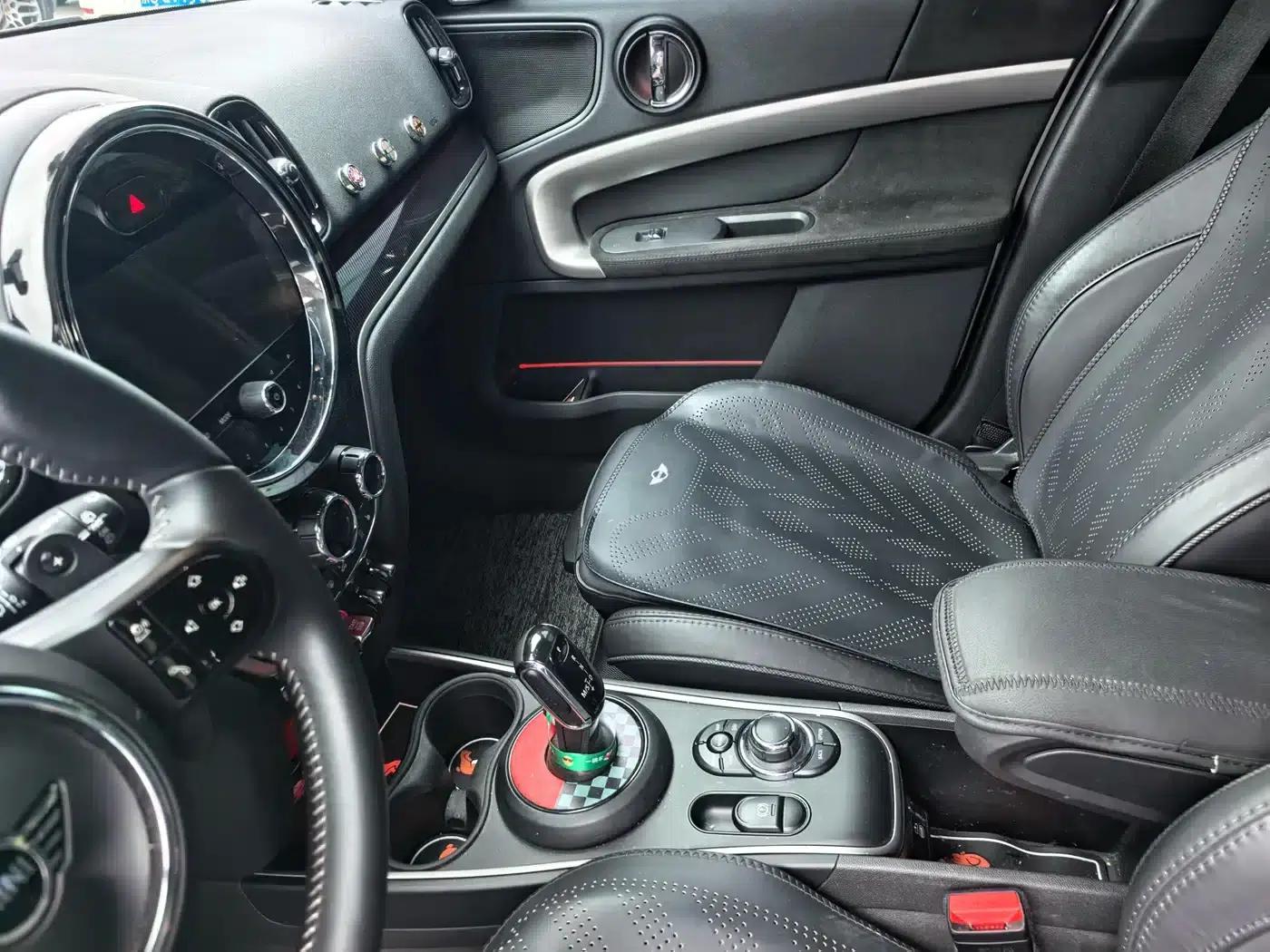 MINI JCW COUNTRYMAN 2023 2.0T JOHN COOPER WORKS — миниатюра 5