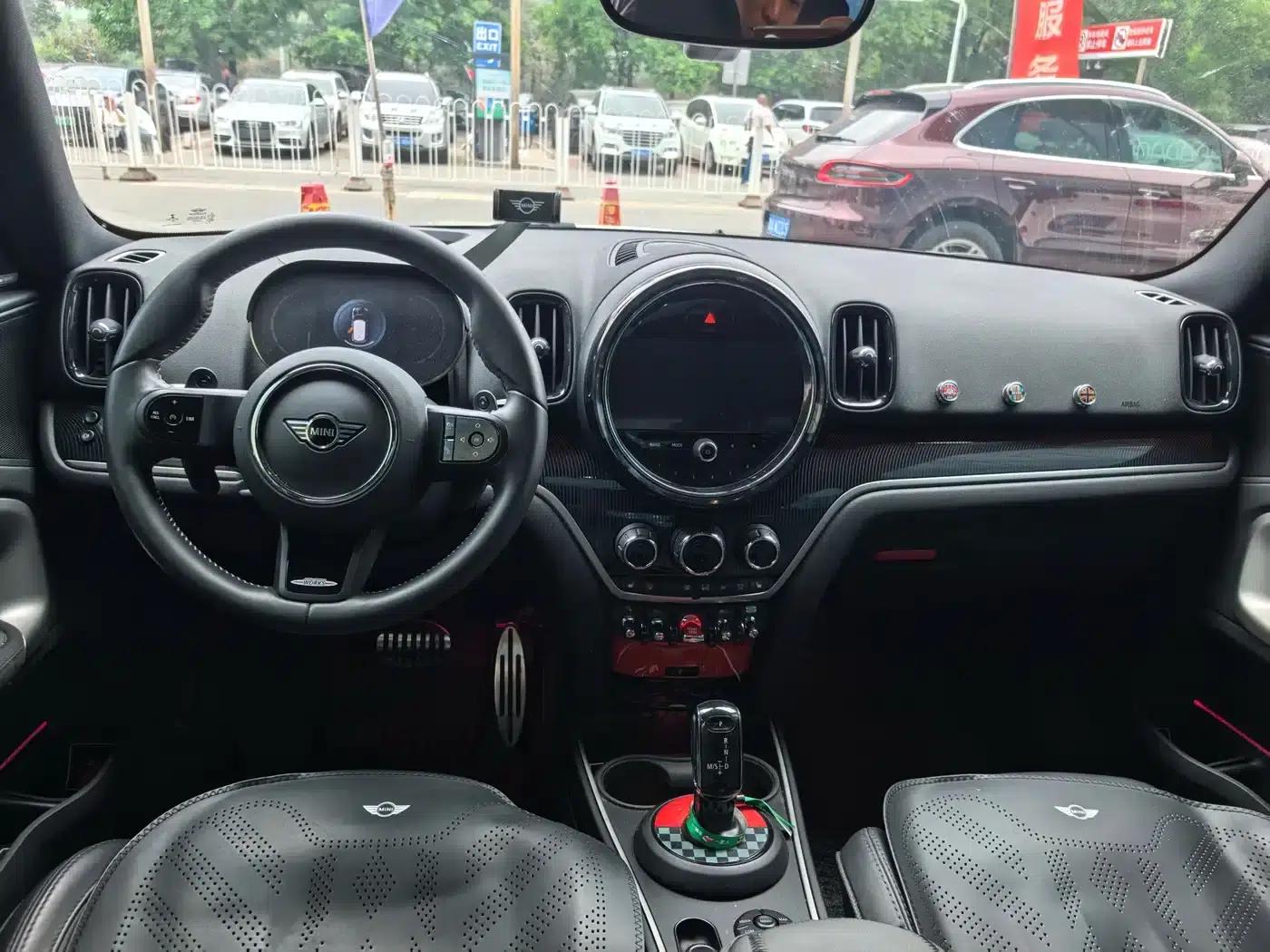 MINI JCW COUNTRYMAN 2023 2.0T JOHN COOPER WORKS — миниатюра 7