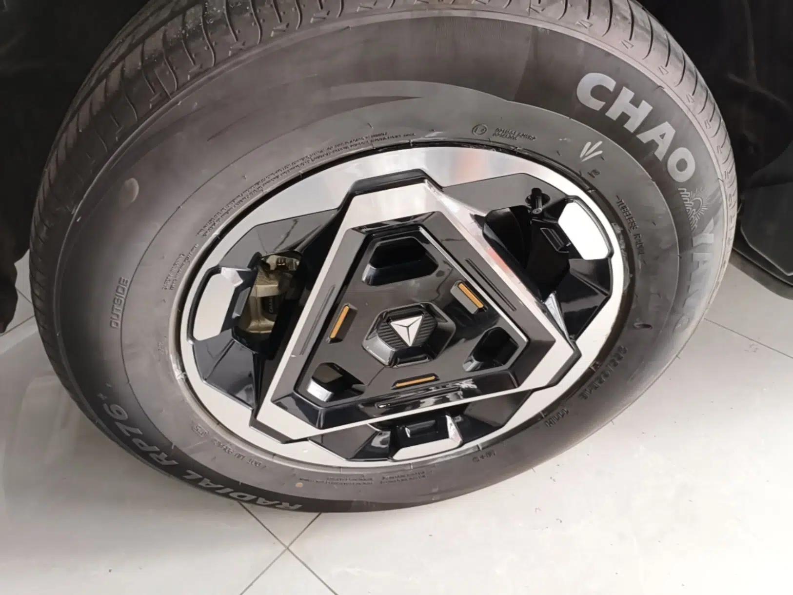 Deepal G318 2025 Worry-Free Cross-Country Edition Four-Wheel Drive Distant Mountains Version — миниатюра 10