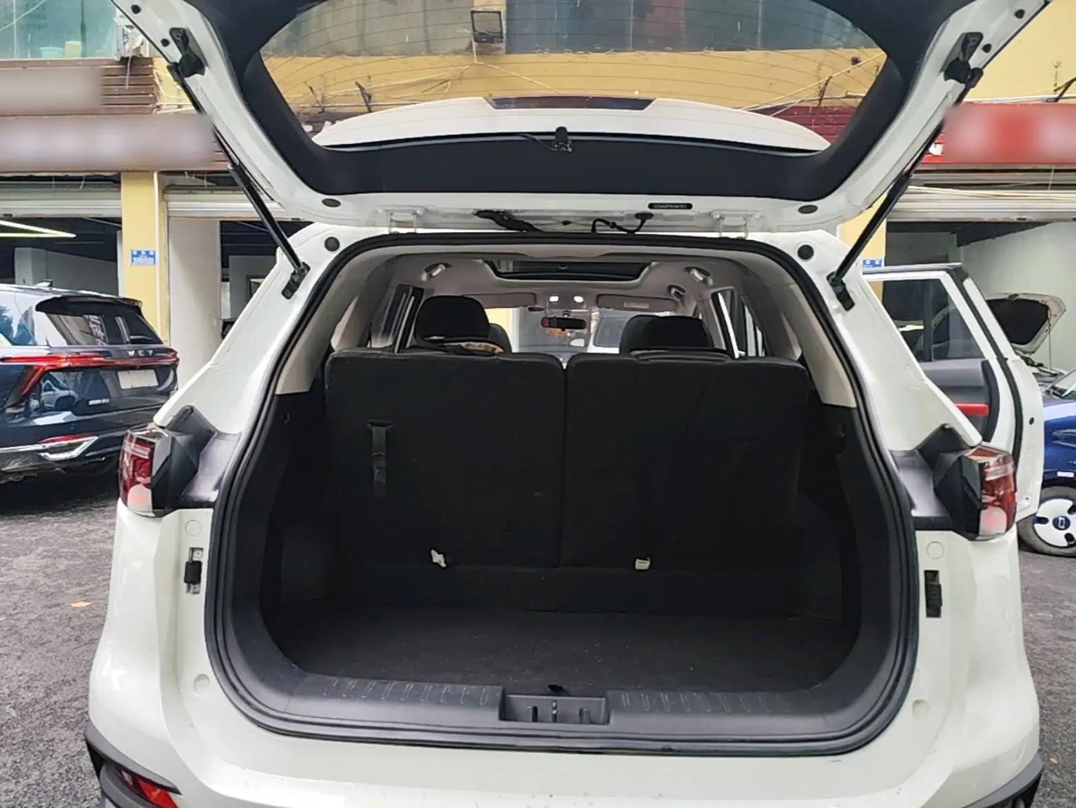 SOL X8 2021 300T DCT Leading Smart Connectivity Version 6 Seats — миниатюра 22