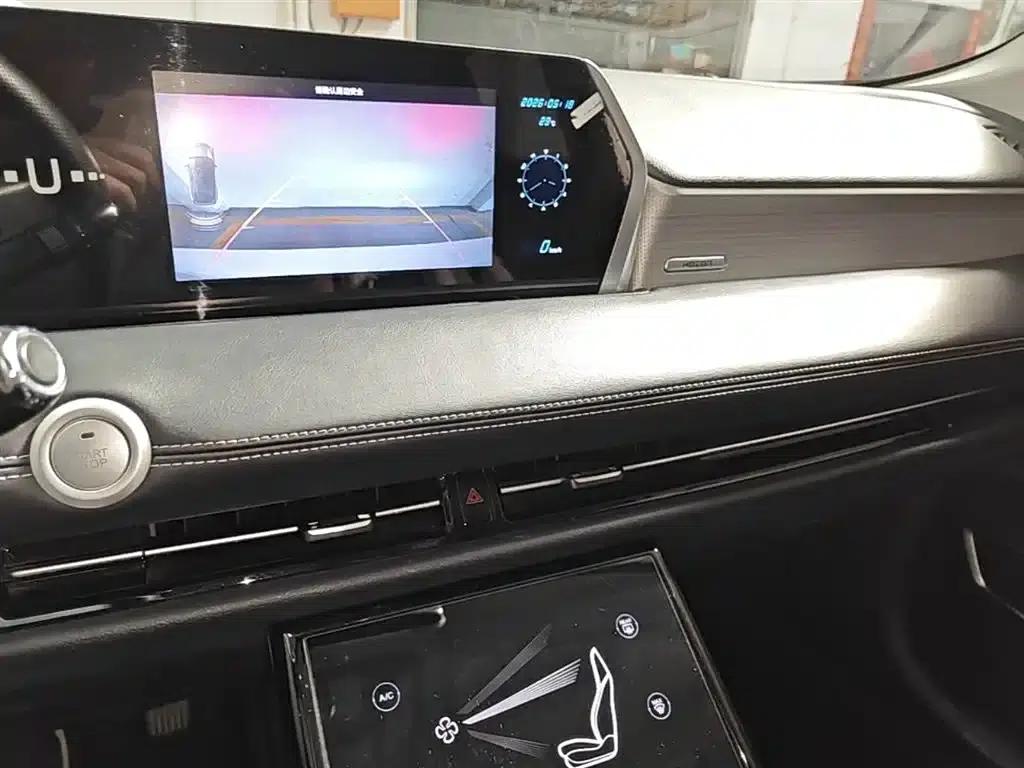 Nezha U 2023 Model, Nezha U-II 400 U-Show Edition, Ternary Lithium Lithium — миниатюра 13