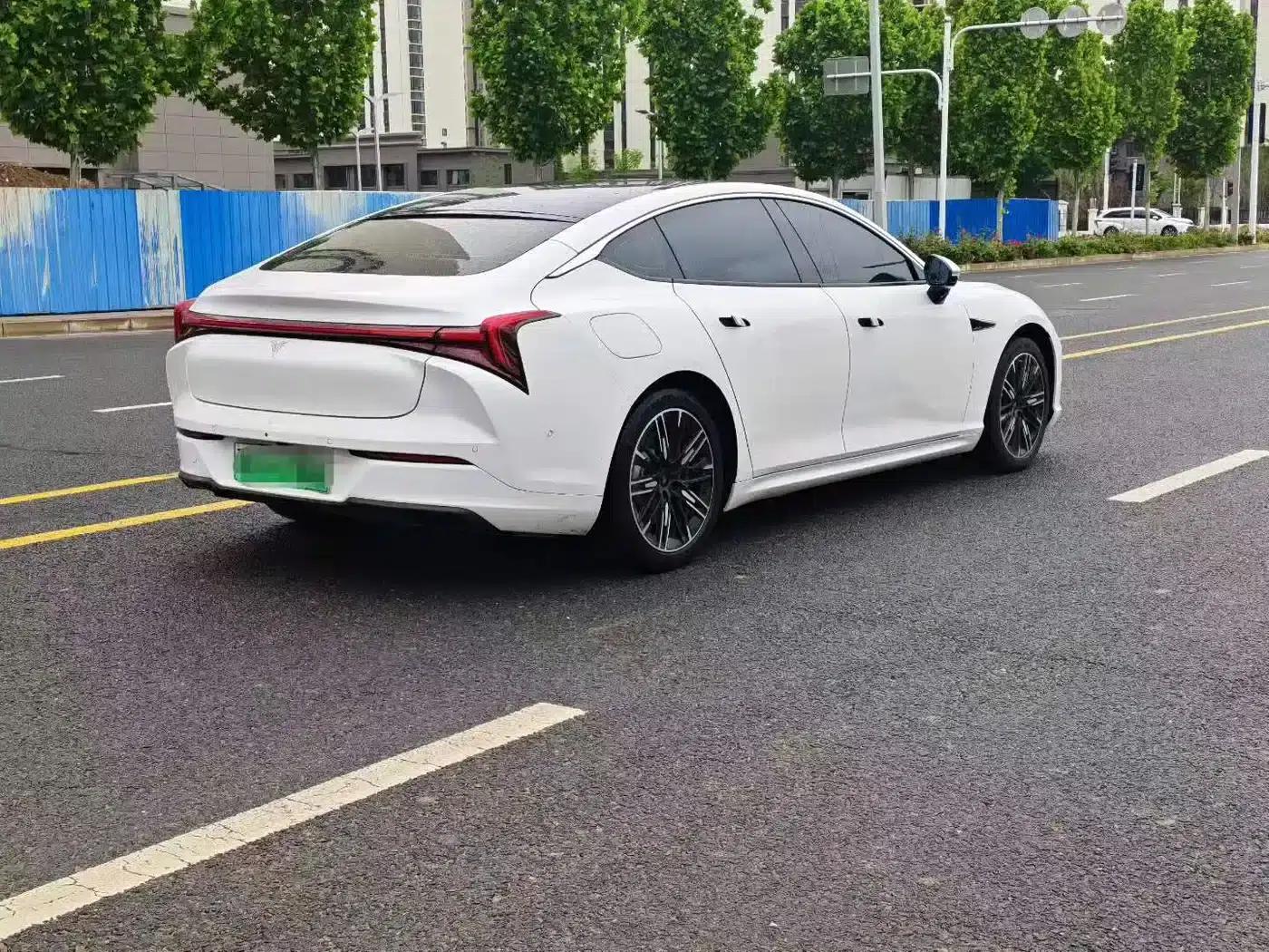 Nezha S 2022 Range Extended Version 1160km Rear-Wheel Drive Large Version — миниатюра 7