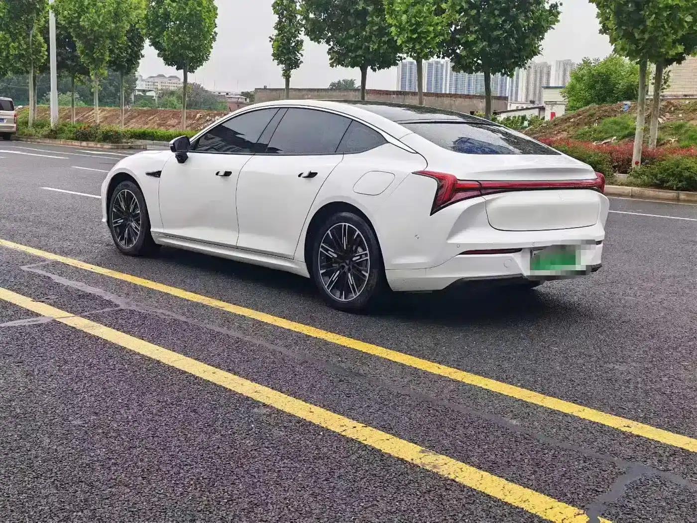 Nezha S 2022 Range Extended Version 1160km Rear-Wheel Drive Large Version — миниатюра 9