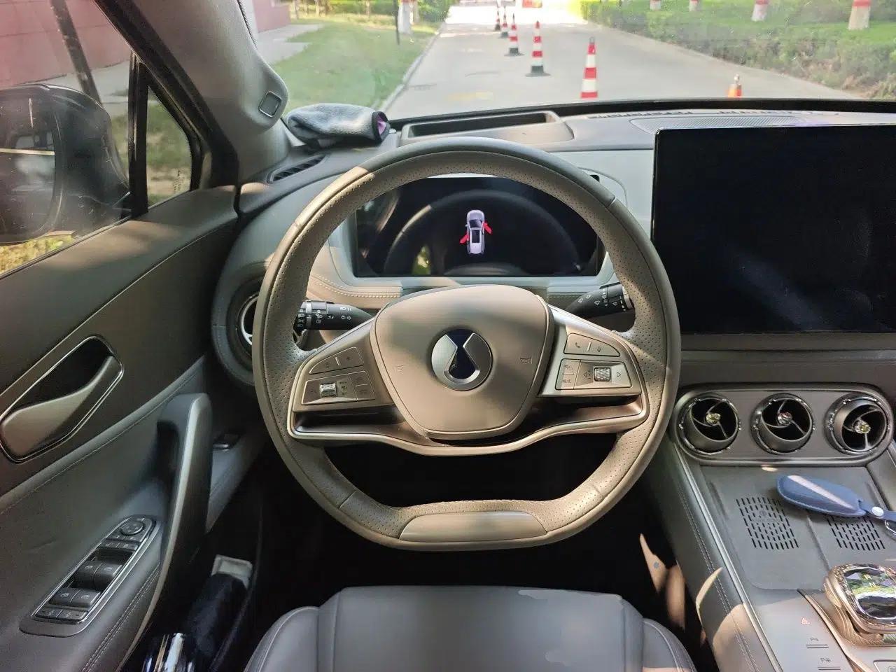 Denza N8 2023 Four-Wheel Drive Ultra-Hybrid Flagship Six-Seater Version — миниатюра 11