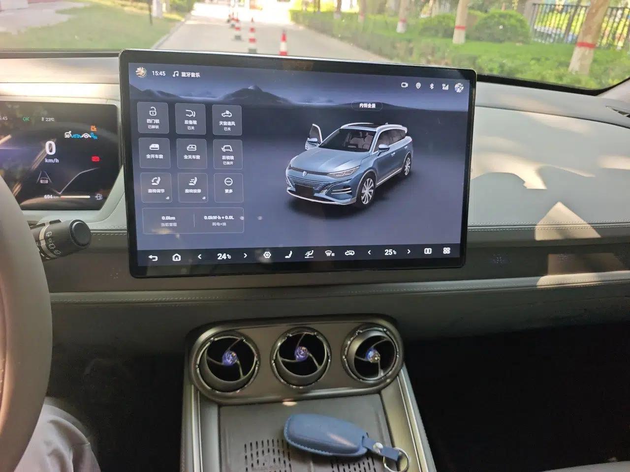 Denza N8 2023 Four-Wheel Drive Ultra-Hybrid Flagship Six-Seater Version — миниатюра 14