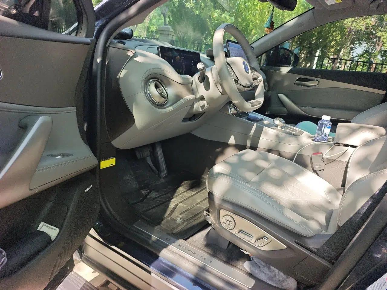 Denza N8 2023 Four-Wheel Drive Ultra-Hybrid Flagship Six-Seater Version — миниатюра 17