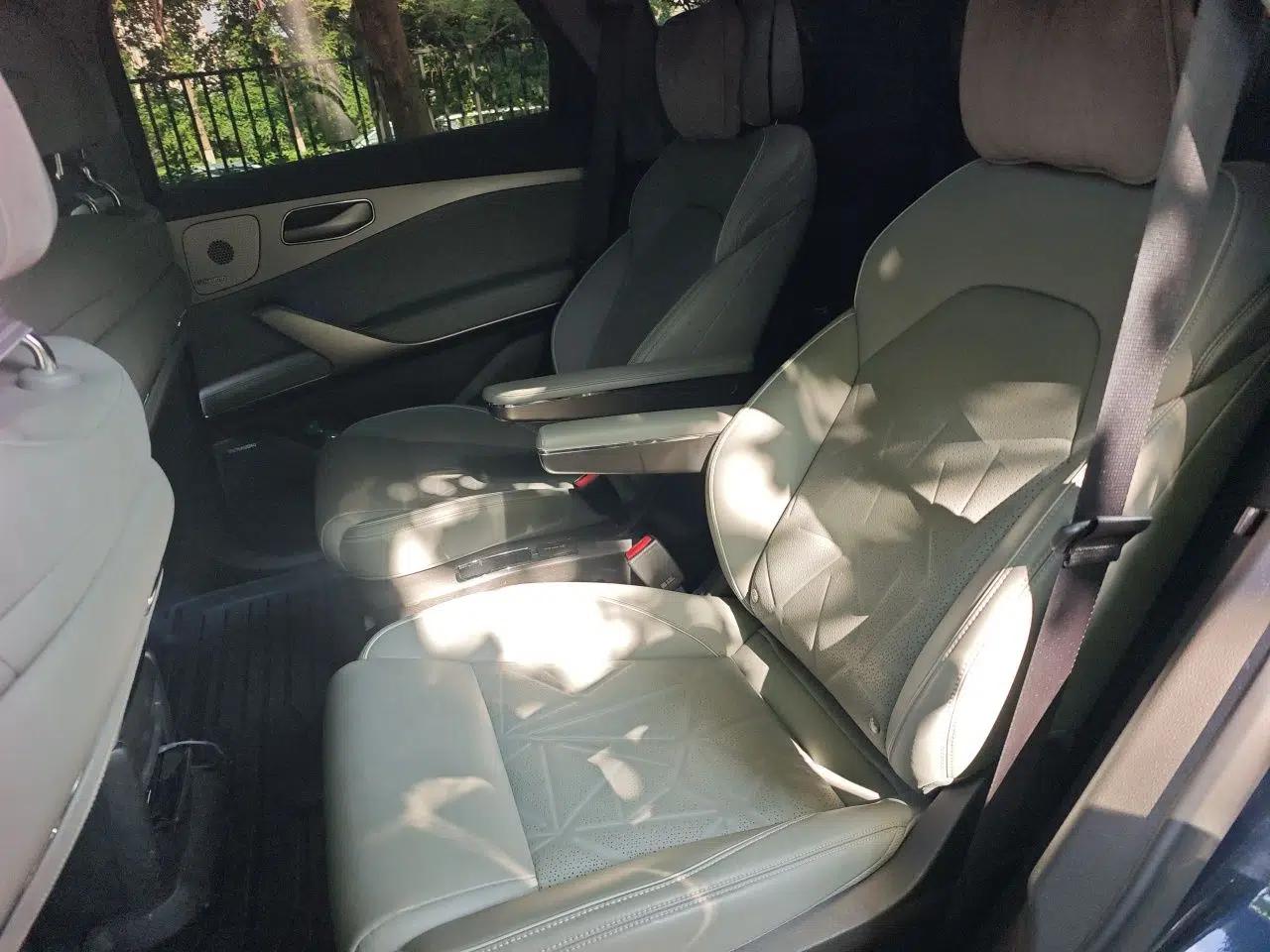 Denza N8 2023 Four-Wheel Drive Ultra-Hybrid Flagship Six-Seater Version — миниатюра 18