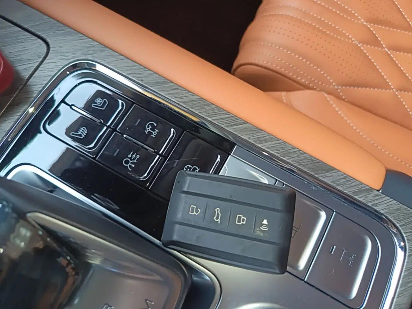 Tank 500 2022 3.0T Sport Edition "Creation" Version 5-Seater — миниатюра 12