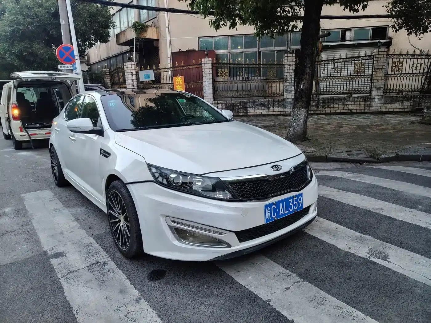 Kia K5 2012 2.0L Automatic GL — миниатюра 3
