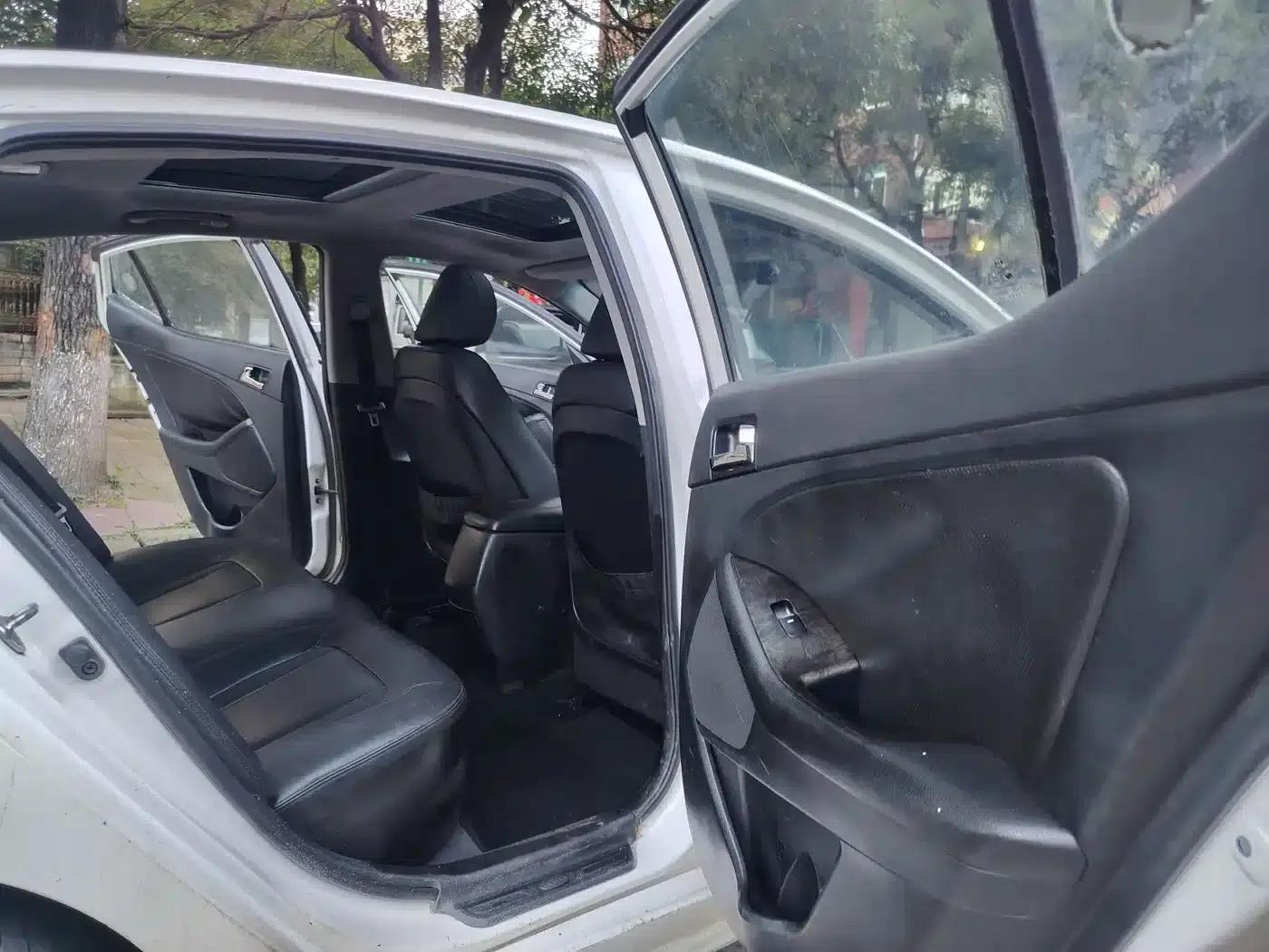 Kia K5 2012 2.0L Automatic GL — миниатюра 6