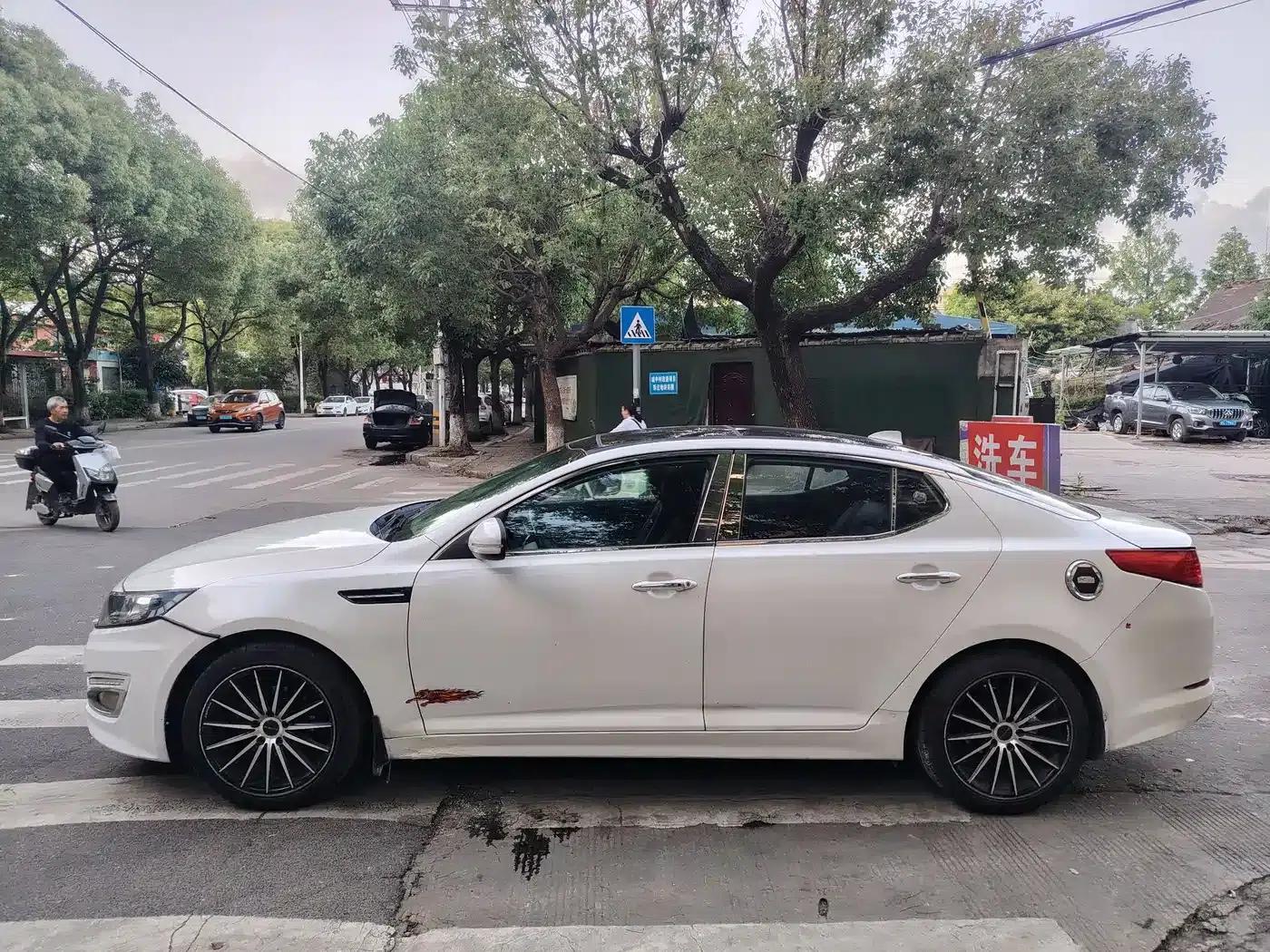 Kia K5 2012 2.0L Automatic GL — миниатюра 8