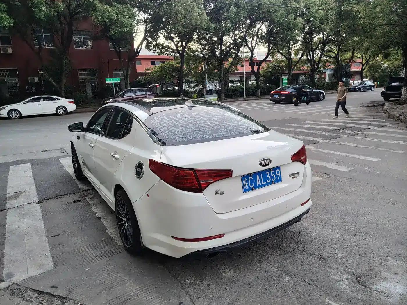 Kia K5 2012 2.0L Automatic GL — миниатюра 9