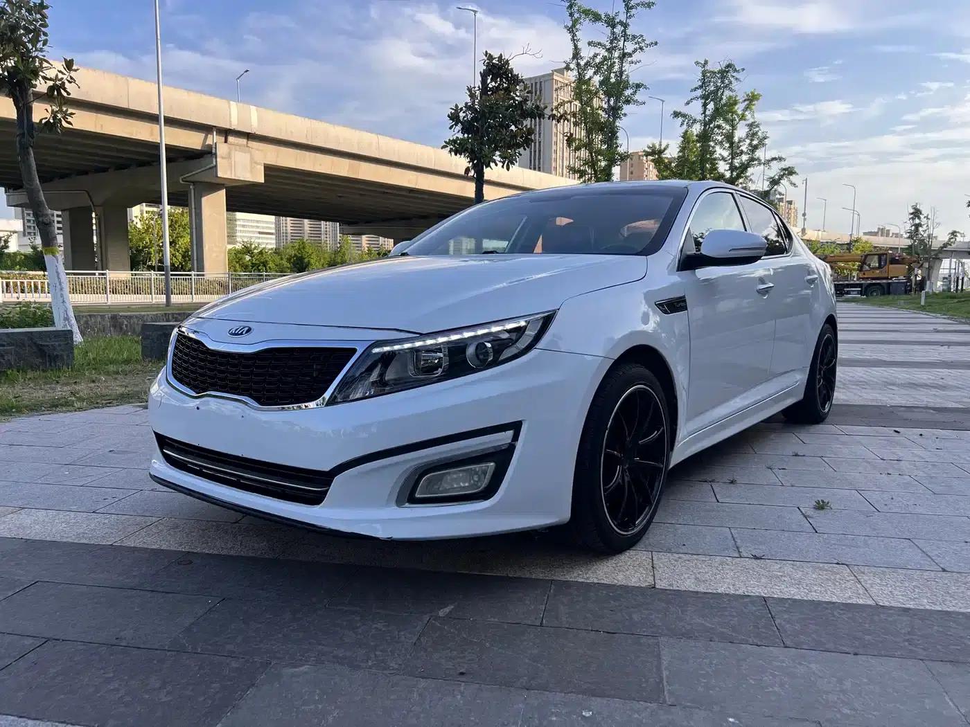 Kia K5 2015 2.0T Automatic Turbo — миниатюра 1