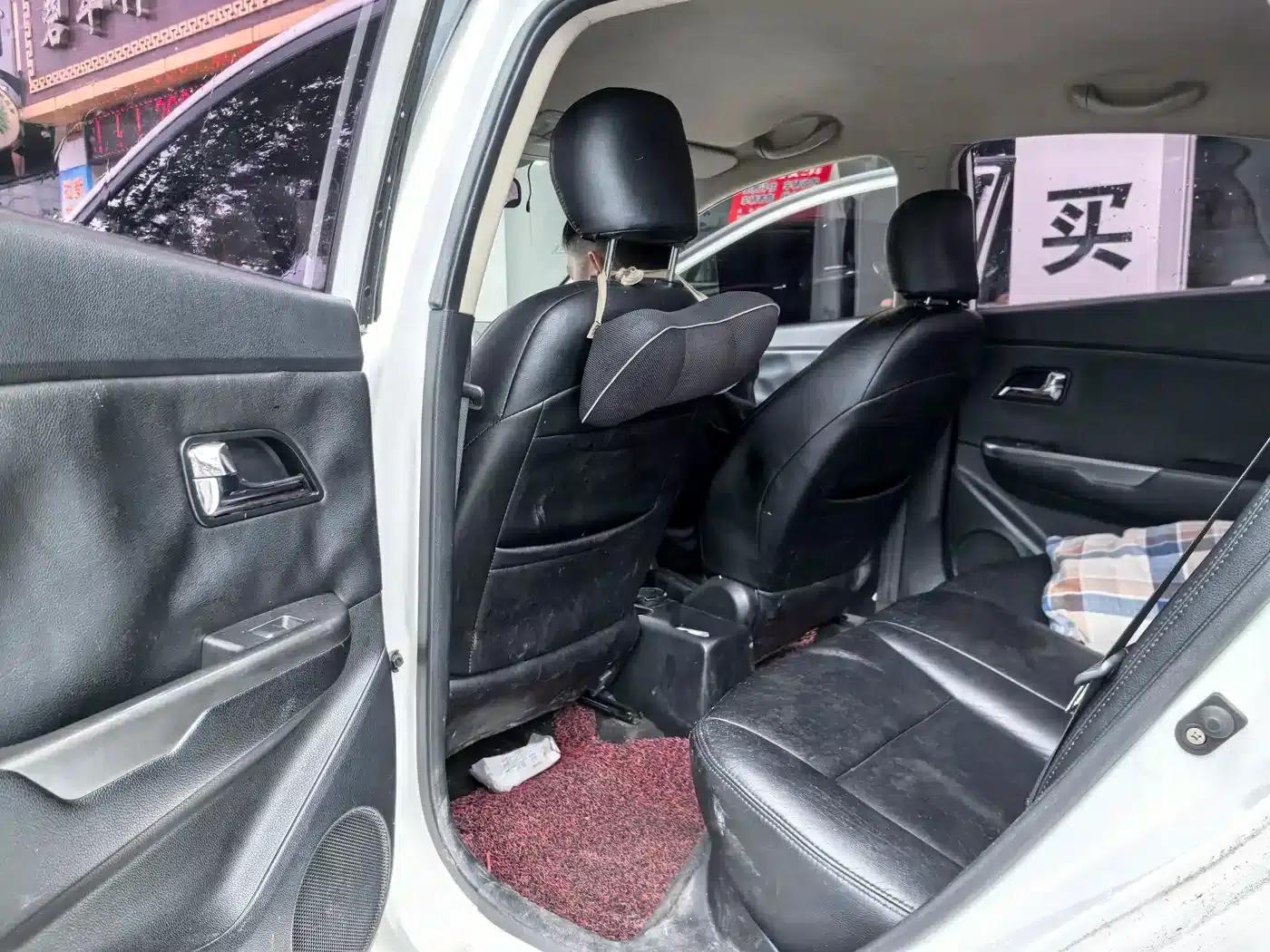 Kia K2 2012 Sedan 1.4L MT GLS Anniversary Edition — миниатюра 11