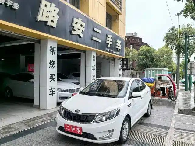 Kia K2 2012 Sedan 1.4L MT GLS Anniversary Edition
