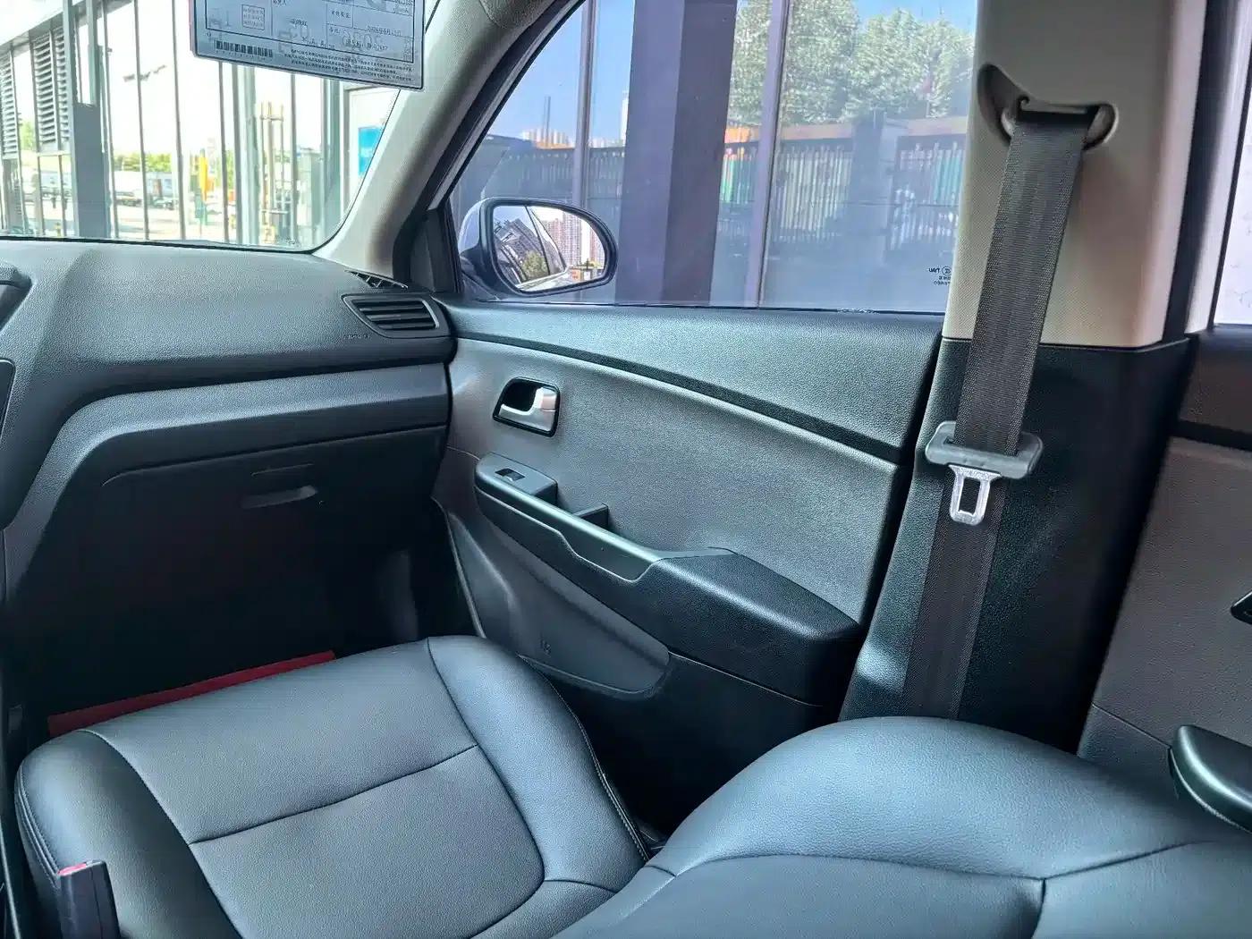 Kia K2 2015 Sedan 1.4L AT GLS — миниатюра 13