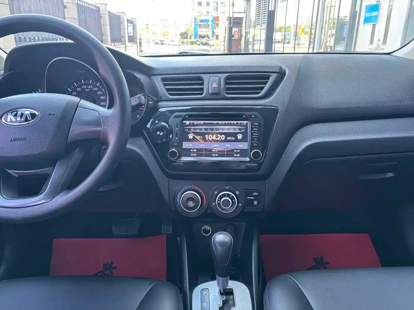 Kia K2 2015 Sedan 1.4L AT GLS — миниатюра 15