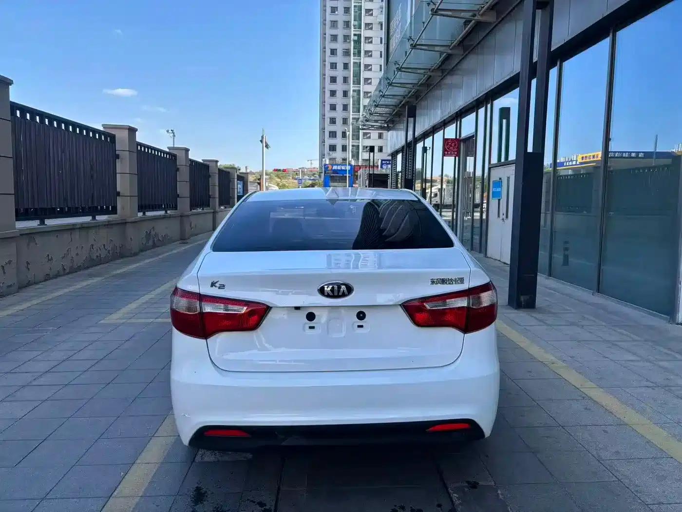 Kia K2 2015 Sedan 1.4L AT GLS — миниатюра 5