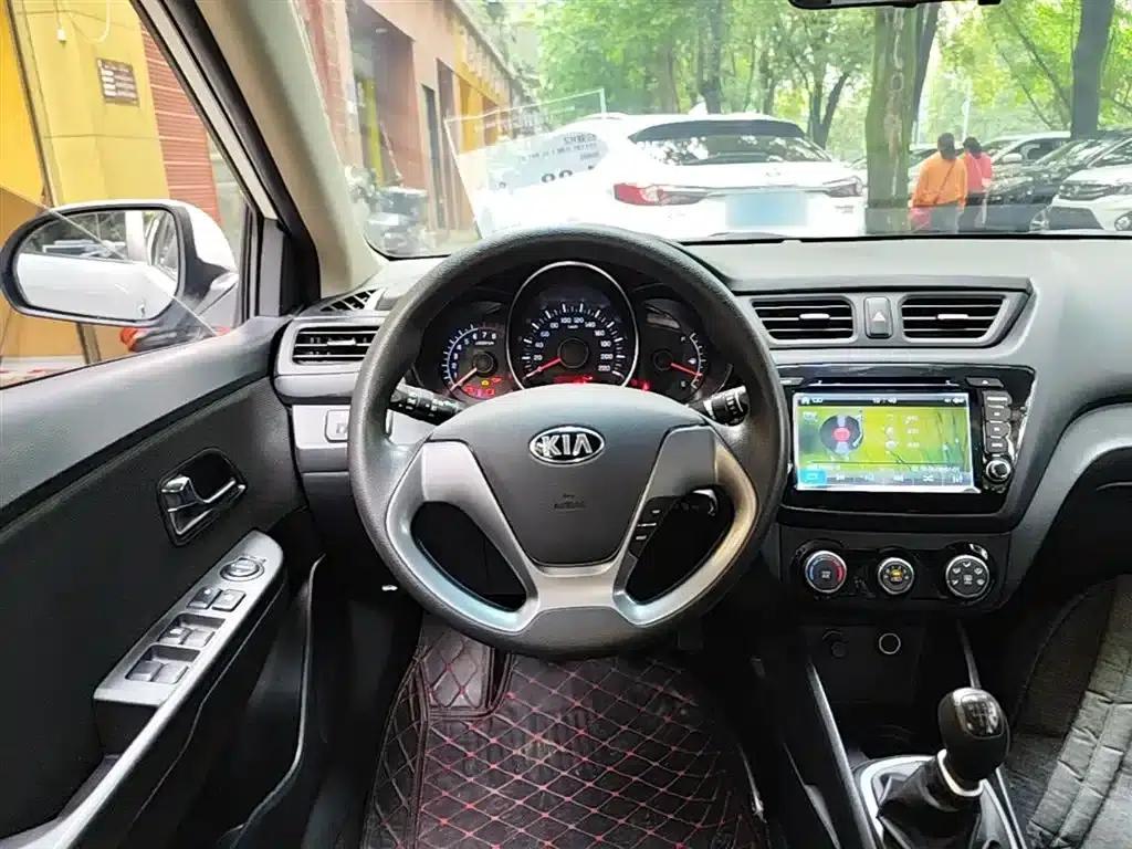 Kia K2 2015 Sedan 1.4L MT GLS — миниатюра 11