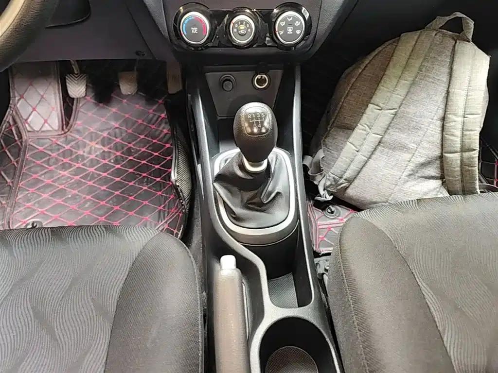 Kia K2 2015 Sedan 1.4L MT GLS — миниатюра 14