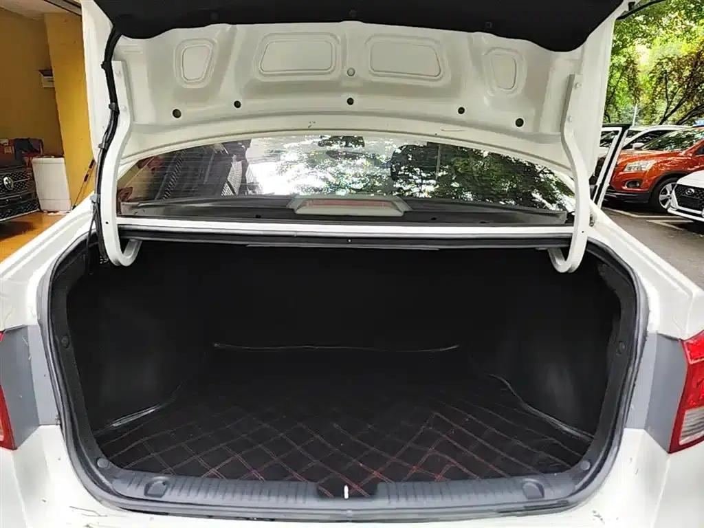 Kia K2 2015 Sedan 1.4L MT GLS — миниатюра 19