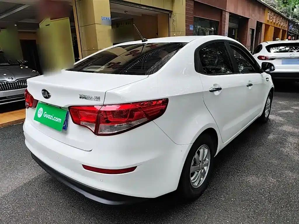 Kia K2 2015 Sedan 1.4L MT GLS — миниатюра 7