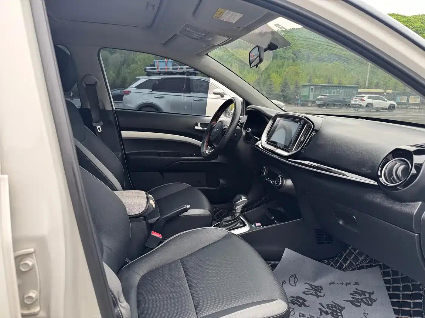 Kia K3 2021 1.4L CVT Sunroof Model — миниатюра 9