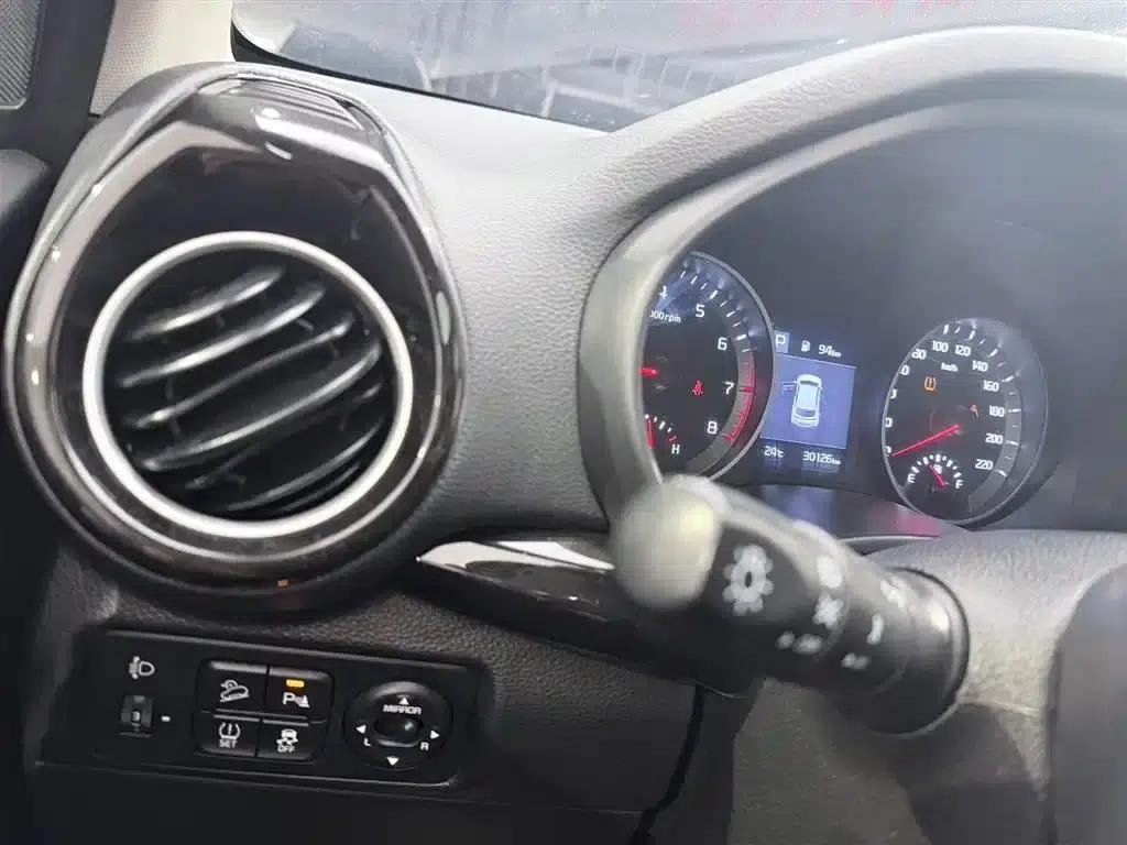 Kia K3 2021 1.4L CVT Sunroof Model — миниатюра 11