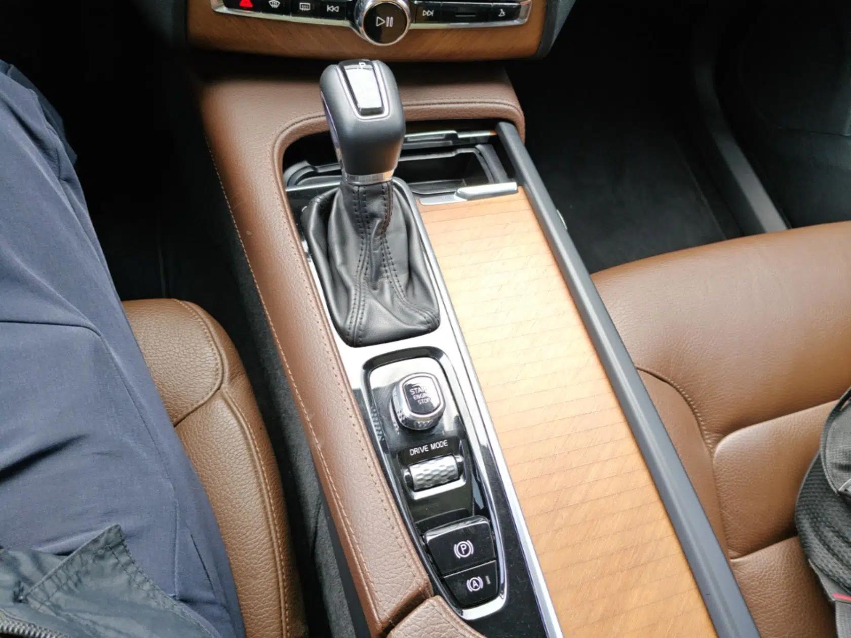 Volvo XC90 2019 T6 Zhiyi Edition 7-Seater China VI Standard — миниатюра 17