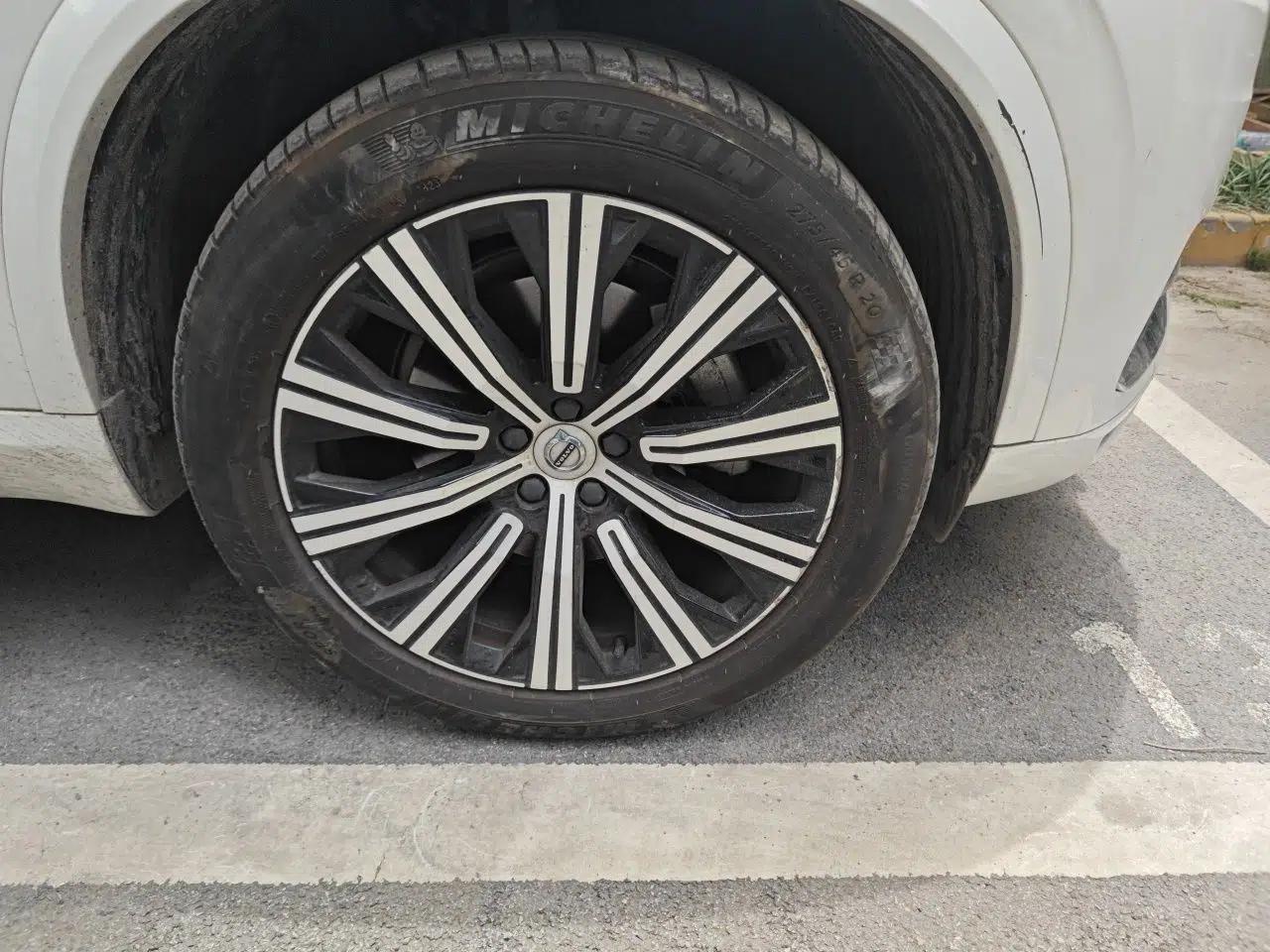 Volvo XC90 2021 B6 Zhiyi Luxury Edition 7-Seater — миниатюра 8