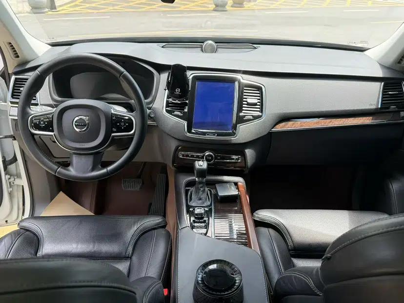 Volvo XC90 2015 T6 Zhiya Edition 7-seater — миниатюра 23
