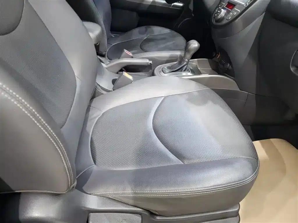 2013 Volkswagen Soul 1.6L AT Premium — миниатюра 14