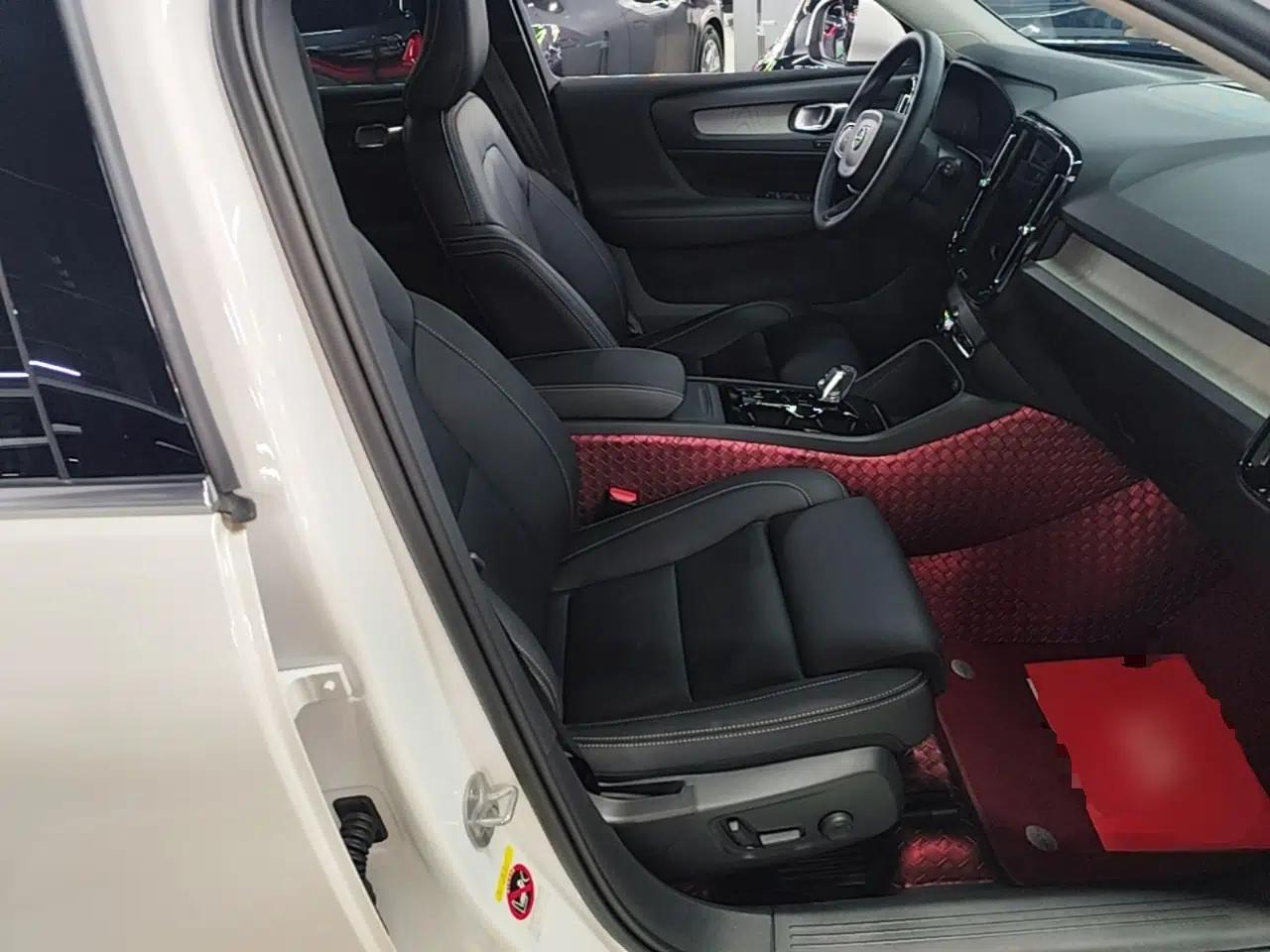 Volvo XC40 2024 B4 4x4 Smart Luxury Edition — миниатюра 23