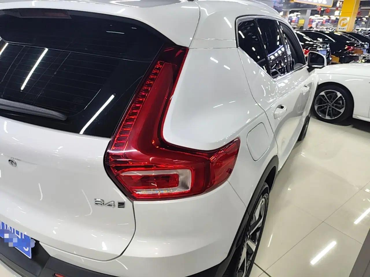Volvo XC40 2024 B4 4x4 Smart Luxury Edition — миниатюра 7