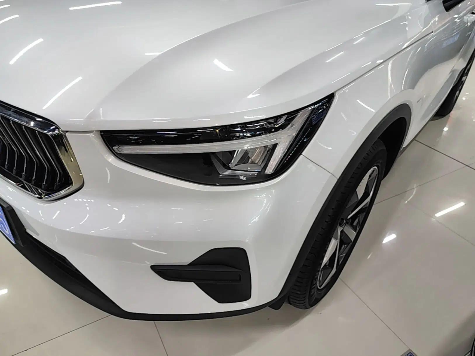 Volvo XC40 2024 B4 4x4 Smart Luxury Edition — миниатюра 9