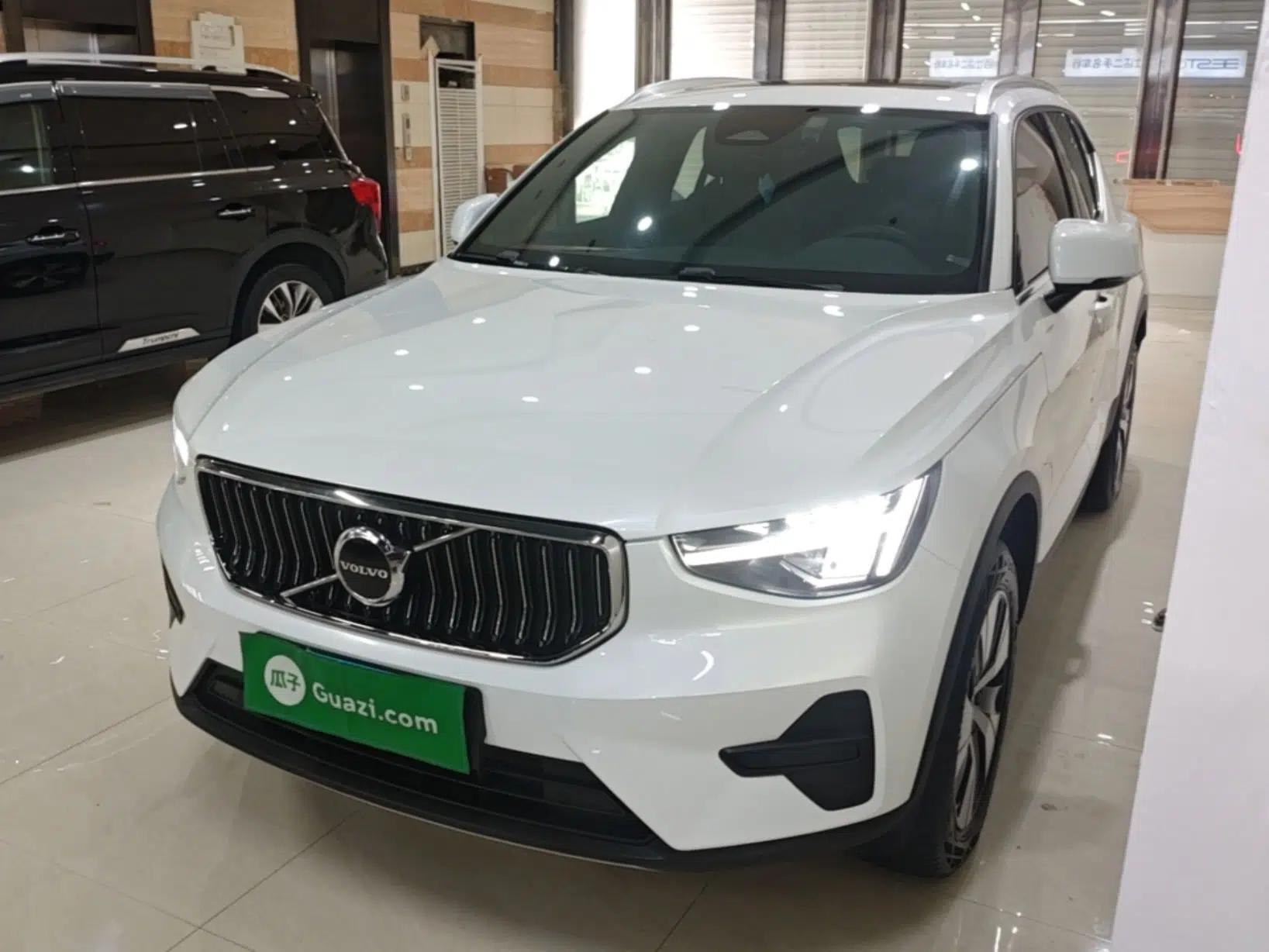 Volvo XC40 2023 B3 Zhiyuan Luxury Edition — миниатюра 1