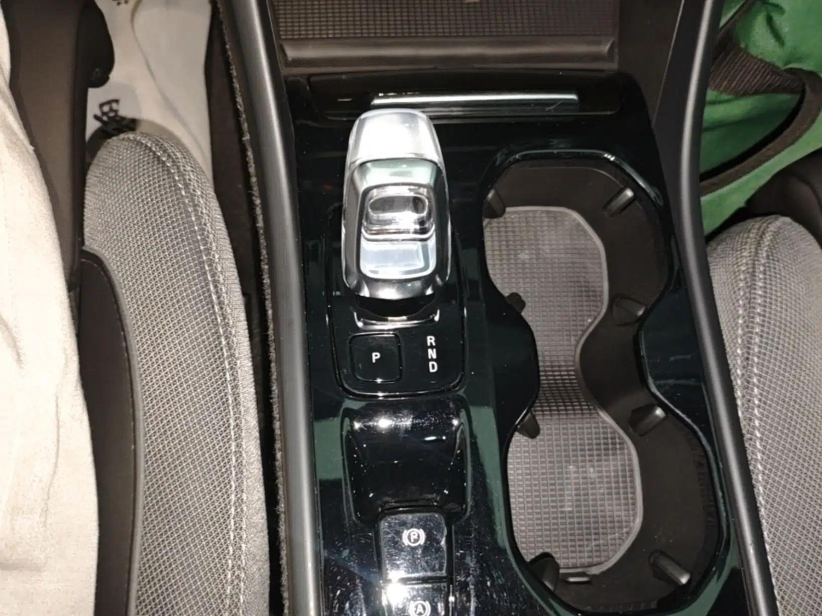 Volvo XC40 2023 B3 Zhiyuan Luxury Edition — миниатюра 17