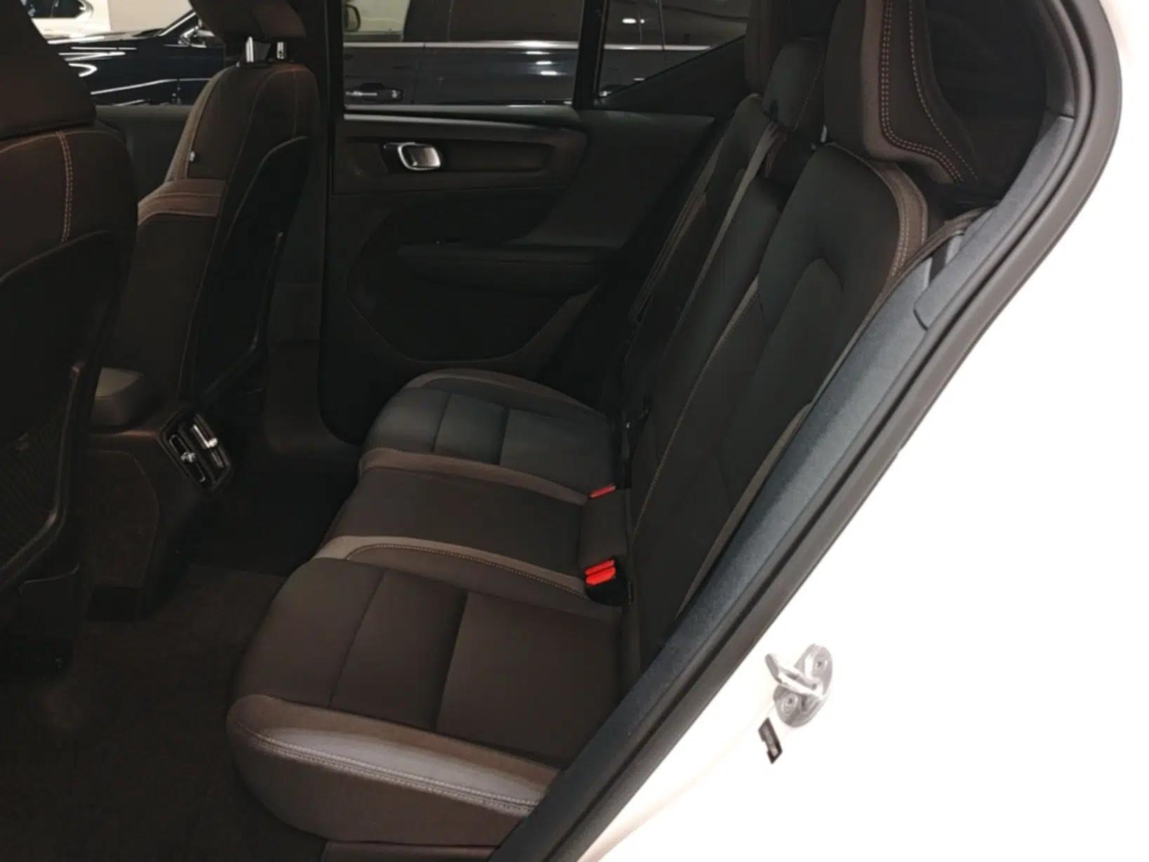 Volvo XC40 2023 B3 Zhiyuan Luxury Edition — миниатюра 20