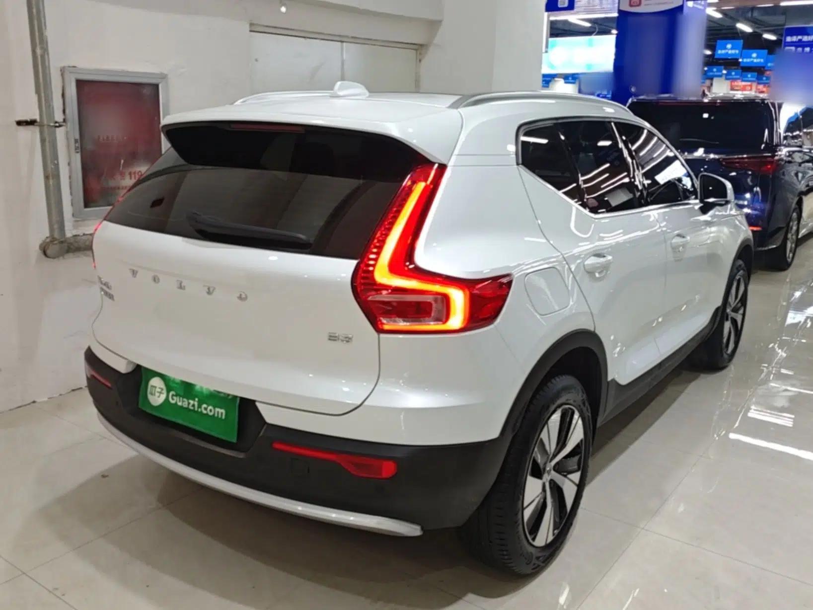 Volvo XC40 2023 B3 Zhiyuan Luxury Edition — миниатюра 6