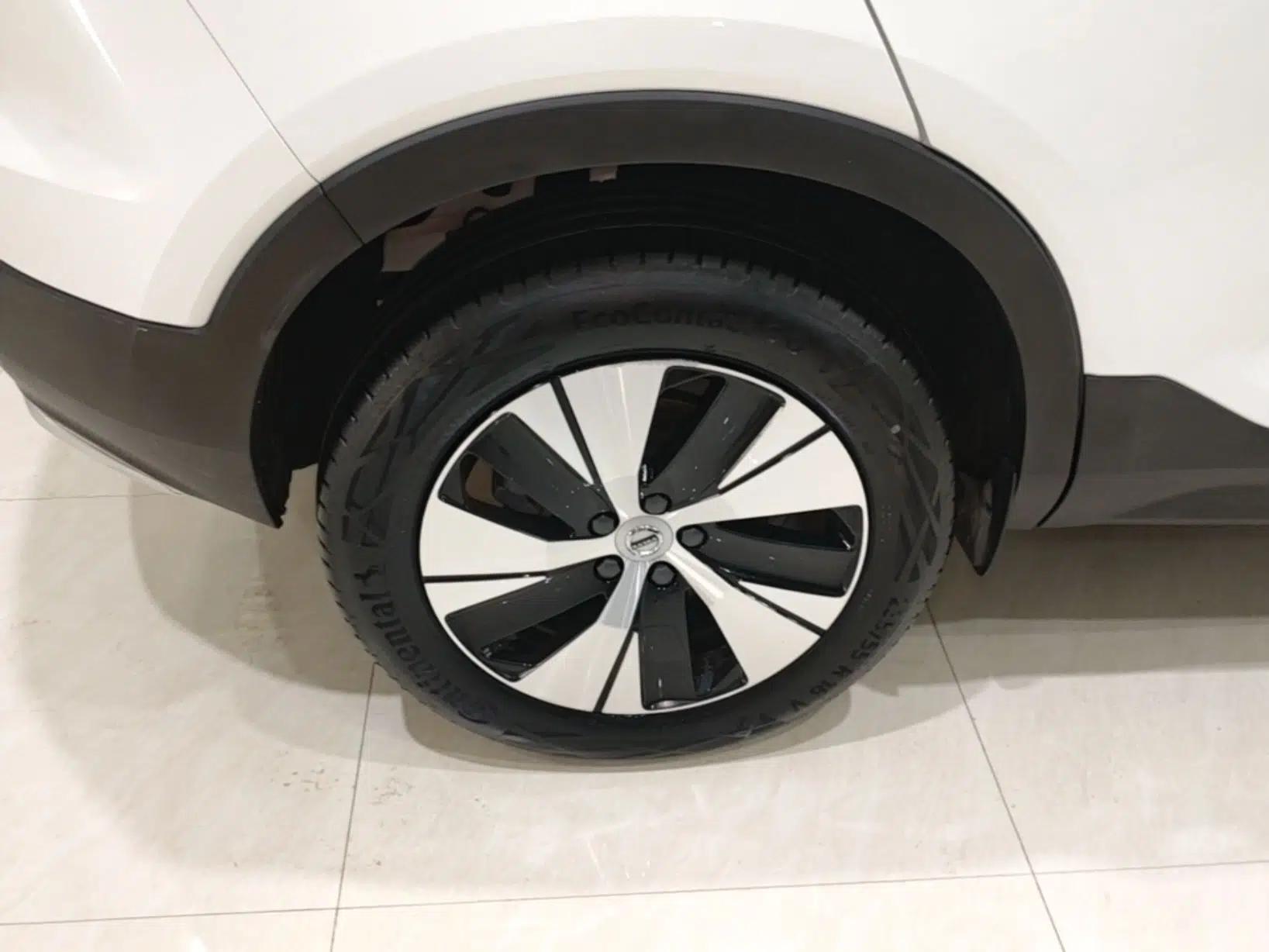 Volvo XC40 2023 B3 Zhiyuan Luxury Edition — миниатюра 10