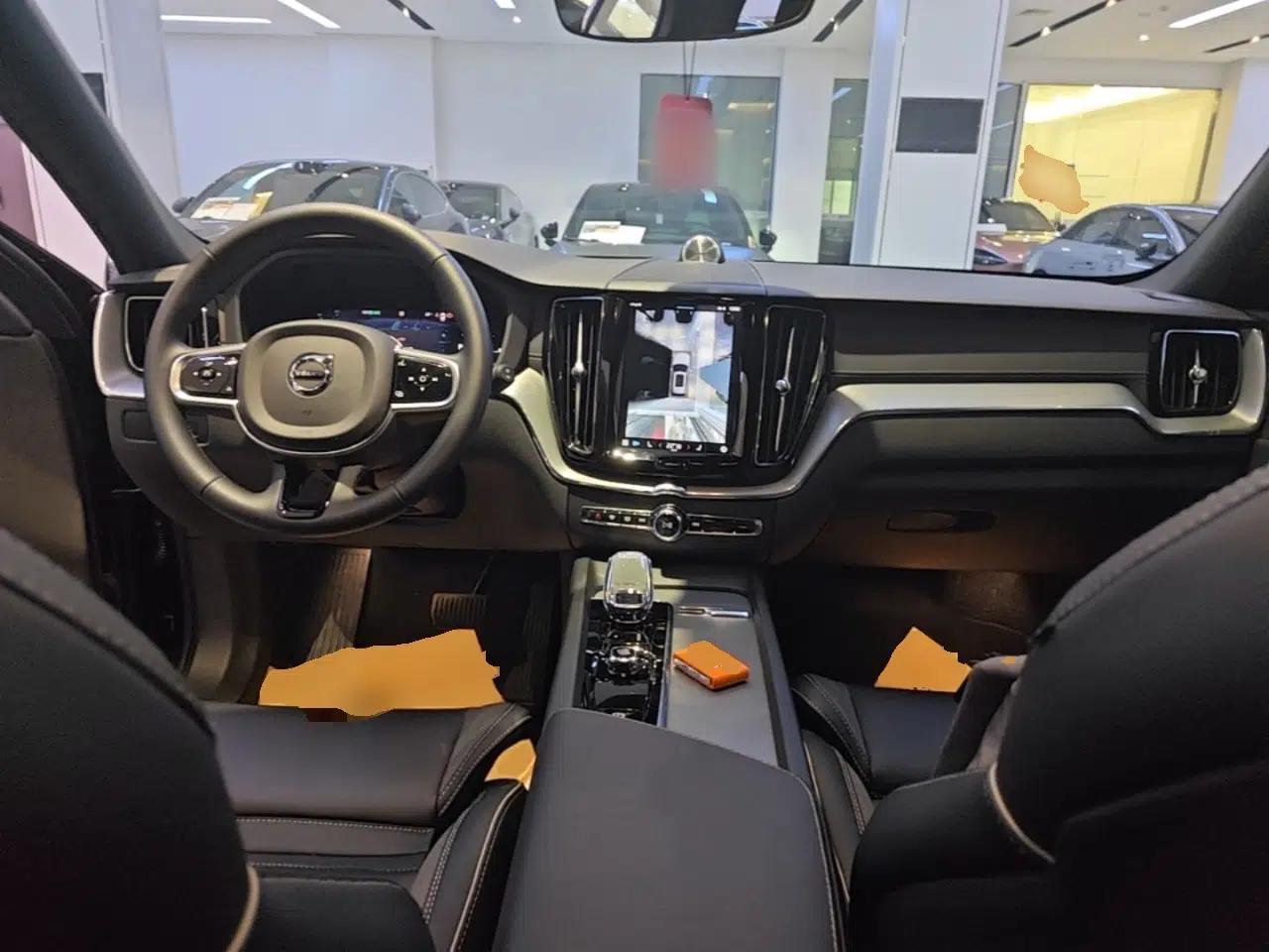 Volvo XC60 New Energy 2025 Plug-in Hybrid Long-Range All-Wheel Drive Zhiyuan Extreme Night Black Edition — миниатюра 13
