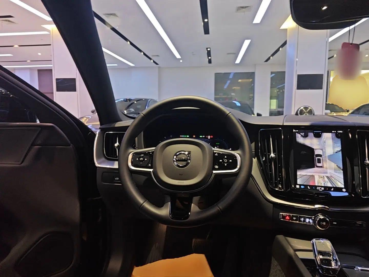 Volvo XC60 New Energy 2025 Plug-in Hybrid Long-Range All-Wheel Drive Zhiyuan Extreme Night Black Edition — миниатюра 14
