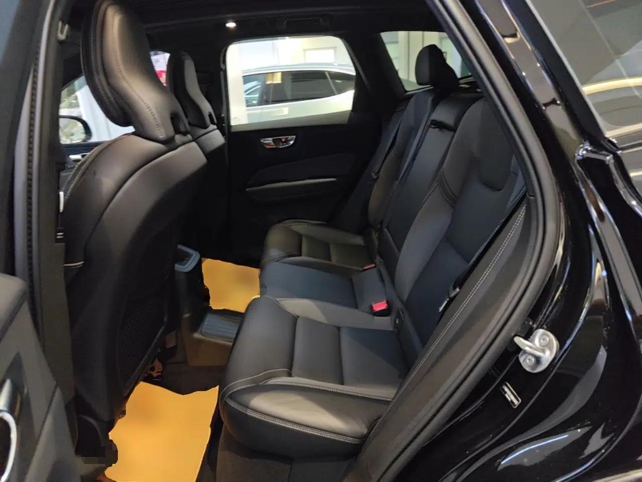 Volvo XC60 New Energy 2025 Plug-in Hybrid Long-Range All-Wheel Drive Zhiyuan Extreme Night Black Edition — миниатюра 20