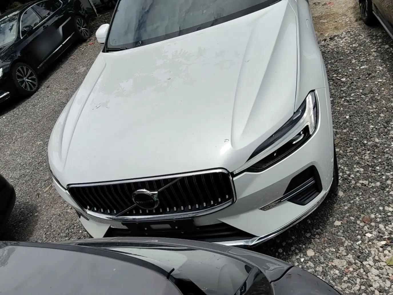 Volvo XC60 New Energy 2022 T8 Plug-in Hybrid All-Wheel Drive Smart Luxury Edition — миниатюра 2