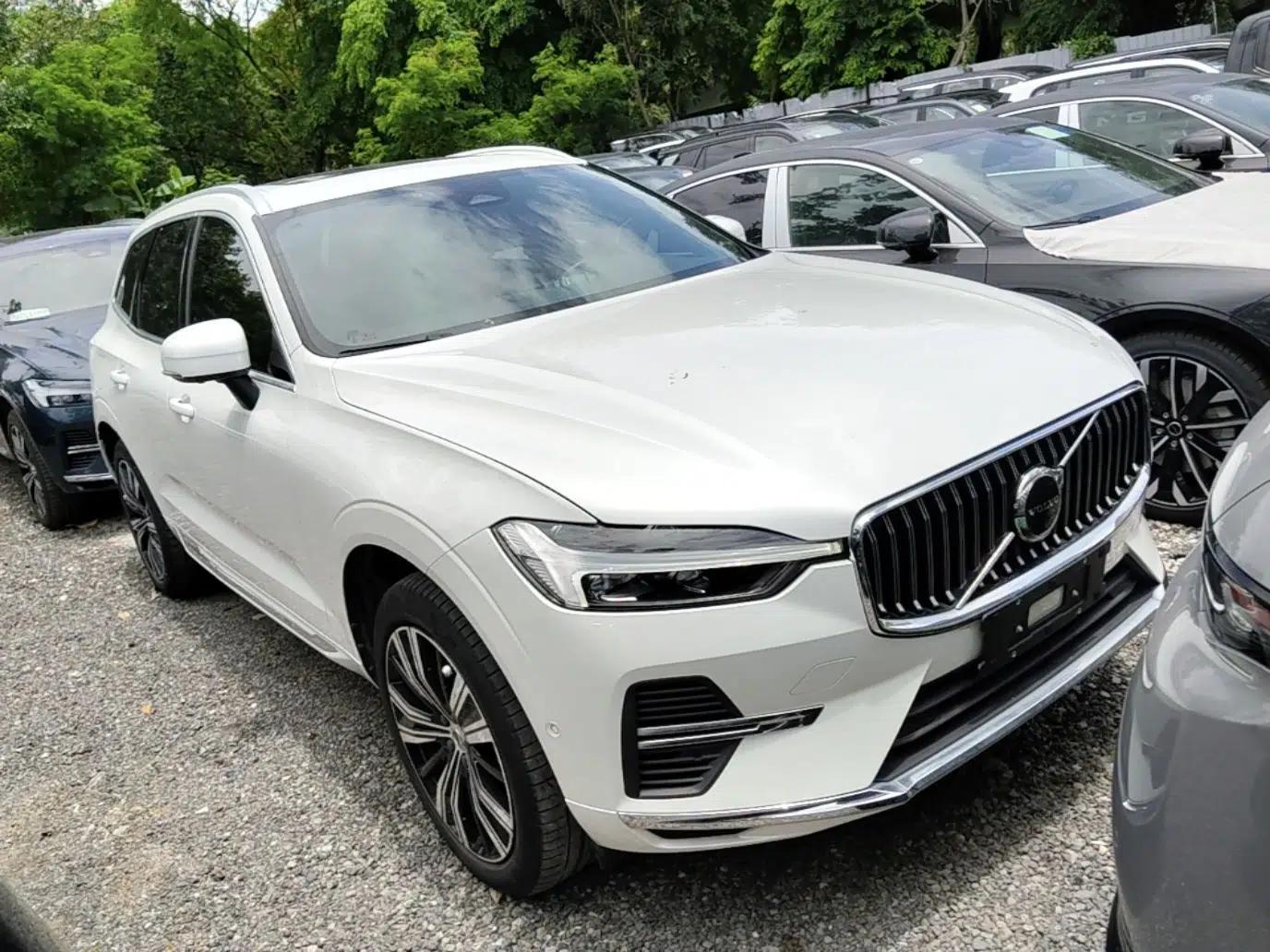 Volvo XC60 New Energy 2022 T8 Plug-in Hybrid All-Wheel Drive Smart Luxury Edition — миниатюра 3